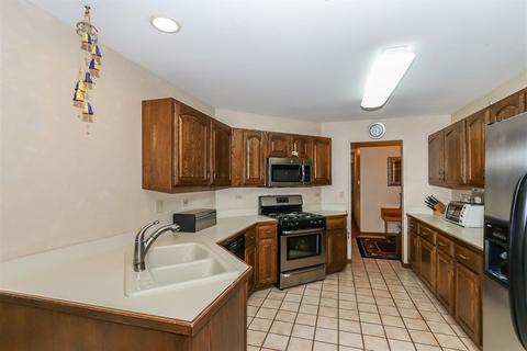 581 Yellowstone Dr, Elgin, IL 60123 photo 7