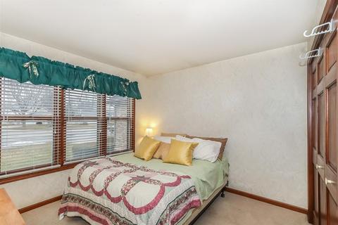 581 Yellowstone Dr, Elgin, IL 60123 photo 15