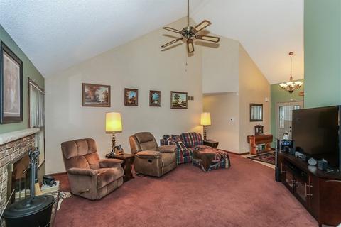 581 Yellowstone Dr, Elgin, IL 60123 photo 5