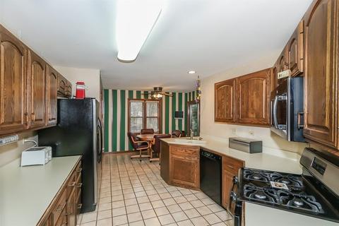 581 Yellowstone Dr, Elgin, IL 60123 photo 9