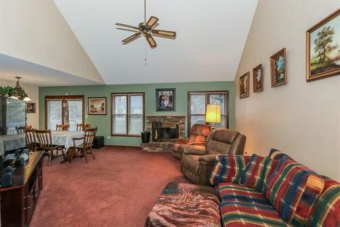 581 Yellowstone Dr, Elgin, IL 60123 photo 3