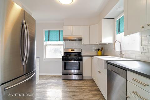 1007 S Gables Blvd, Wheaton, IL 60189 photo 2