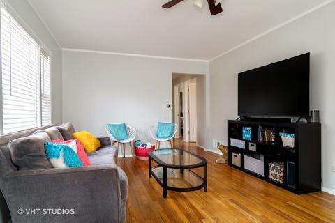 1007 S Gables Blvd, Wheaton, IL 60189 photo 3