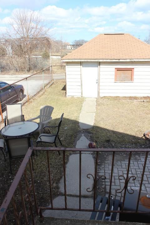 3049 E 138th Pl, Burnham, IL 60633 photo 2