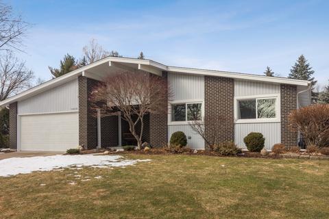 1820 E Sitka Ln, Mount Prospect, IL 60056 photo 1