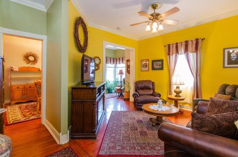 153 Hill Ave, Elgin, IL 60120 photo 4