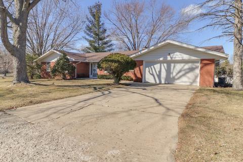 800 Smith Dr, Normal, IL 61761 photo 2