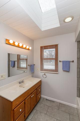 1207 W Algonquin Rd, Algonquin, IL 60102 photo 25