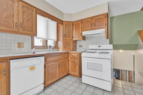 15134 Avers Ave, Midlothian, IL 60445 photo 6