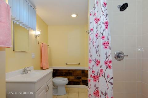 600 Canyon Ln, Elgin, IL 60123 photo 21