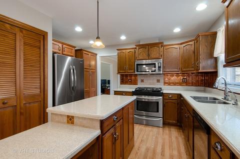 600 Canyon Ln, Elgin, IL 60123 photo 7