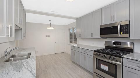 249 E Walnut Ave, Des Plaines, IL 60016 photo 7