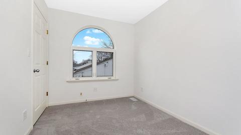 249 E Walnut Ave, Des Plaines, IL 60016 photo 17