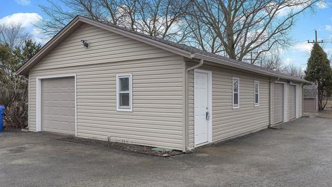 249 E Walnut Ave, Des Plaines, IL 60016 photo 20
