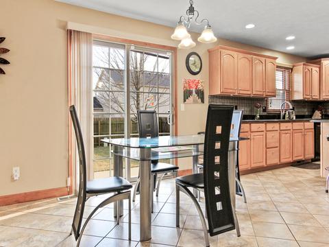 2909 Grey Hawk Dr, Normal, IL 61761 photo 4