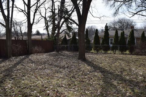 907 E Locust St, Bloomington, IL 61701 photo 2