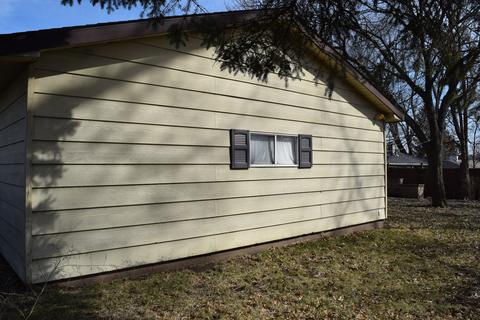 907 E Locust St, Bloomington, IL 61701 photo 21