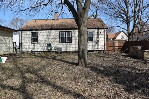 907 E Locust St, Bloomington, IL 61701 photo 22