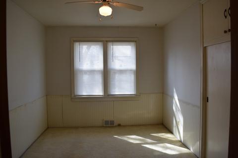 907 E Locust St, Bloomington, IL 61701 photo 10