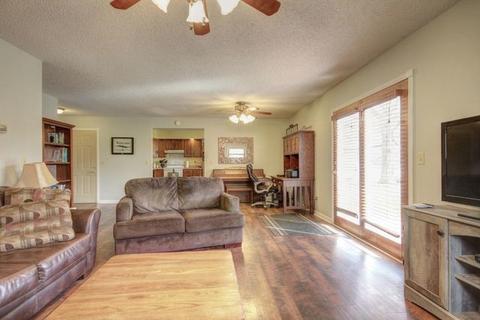 412 S White St, Sidney, IL 61877 photo 23
