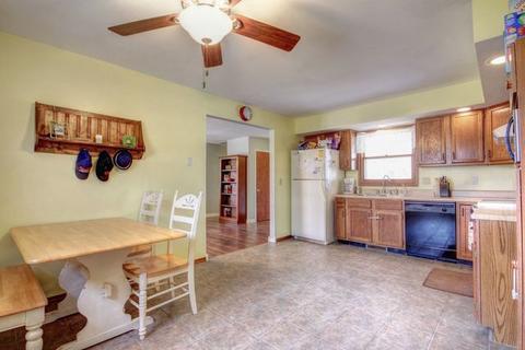 412 S White St, Sidney, IL 61877 photo 15