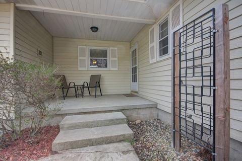 412 S White St, Sidney, IL 61877 photo 4