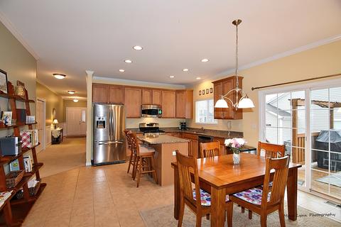 3309 Chase Ln, Elgin, IL 60124 photo 9