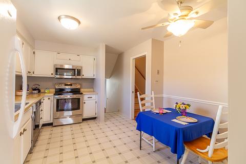 5732 Rose Ct, Berkeley, IL 60163 photo 9