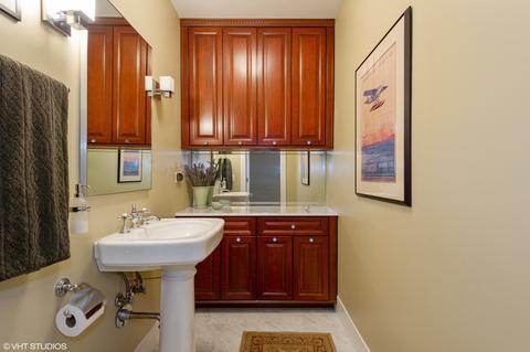 1445 W Warner Ave #3-E, Chicago, IL 60613 photo 8