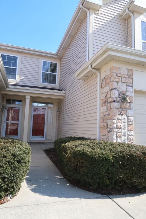 2344 Georgetown Ct, Aurora, IL 60503 photo 2