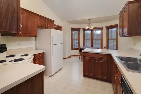 7 Spruce Ct, Bloomington, IL 61704 photo 9