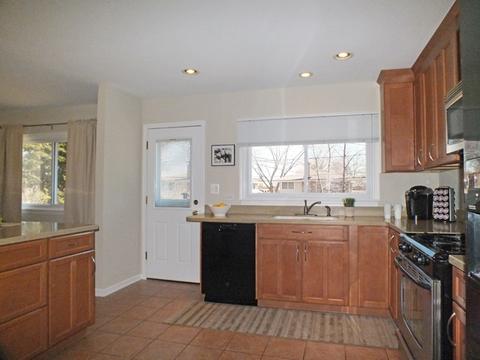 731 Manor Ct, Des Plaines, IL 60016 photo 13