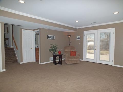 731 Manor Ct, Des Plaines, IL 60016 photo 25