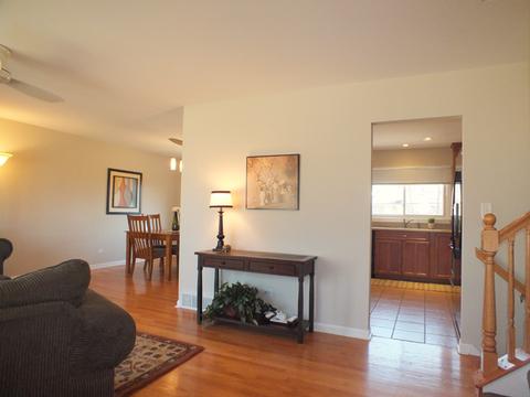 731 Manor Ct, Des Plaines, IL 60016 photo 2