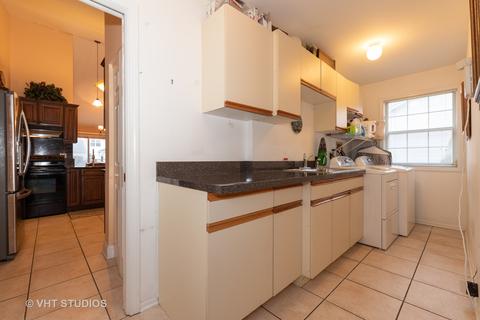 256 Brittany Trl, Elgin, IL 60120 photo 9