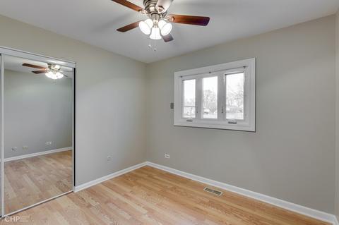 580 Milton Ln, Hoffman Estates, IL 60169 photo 13