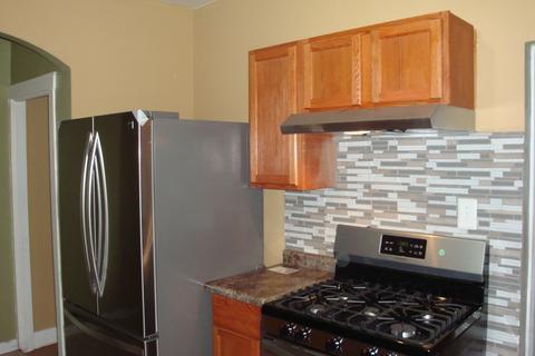 245 S State St, Elgin, IL 60123 photo 6