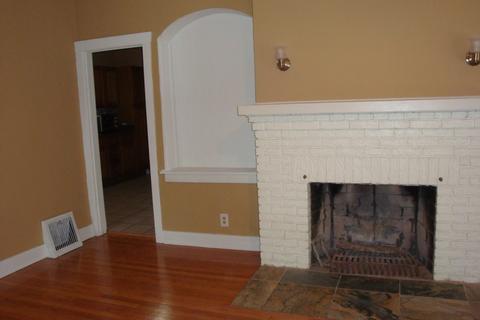 245 S State St, Elgin, IL 60123 photo 4