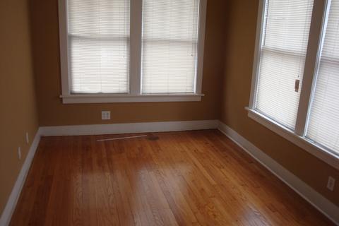 245 S State St, Elgin, IL 60123 photo 3