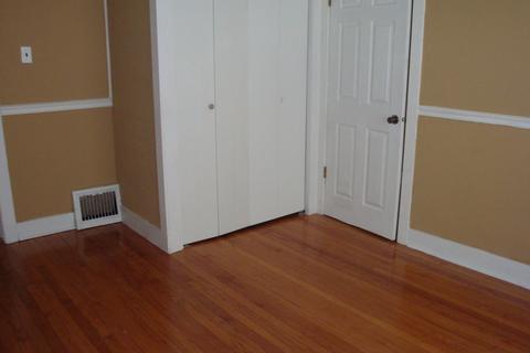 245 S State St, Elgin, IL 60123 photo 9
