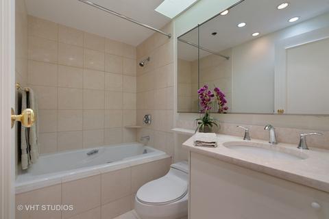 100 E Huron St #1307, Chicago, IL 60611 photo 13