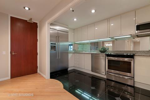 100 E Huron St #1307, Chicago, IL 60611 photo 8