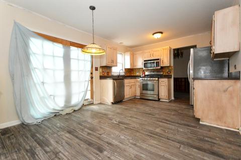 1403 Ryehill Dr, Plainfield, IL 60586 photo 2