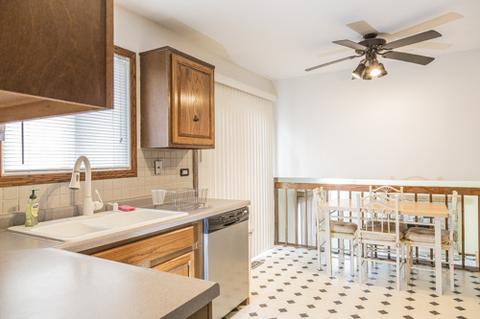 1012 Struckman Blvd, Bartlett, IL 60103 photo 3