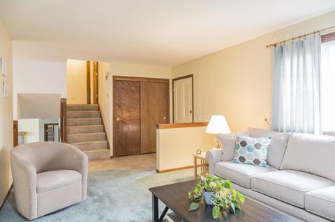 1012 Struckman Blvd, Bartlett, IL 60103 photo 6