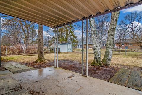 665 Bennett Dr, Elgin, IL 60120 photo 16