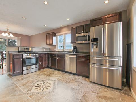 2807 Capen Dr, Bloomington, IL 61704 photo 2