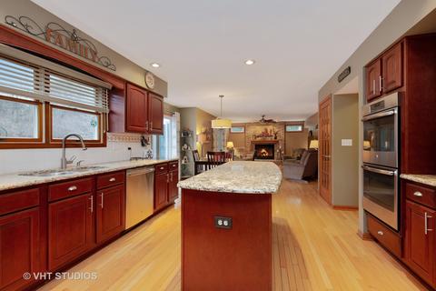 1102 Pember Cir, West Dundee, IL 60118 photo 3
