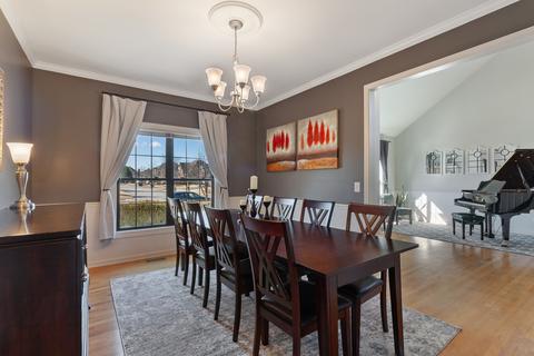3847 Grassmere Rd, Naperville, IL 60565 photo 5