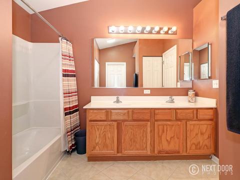 606 Erin Dr, Elgin, IL 60124 photo 21